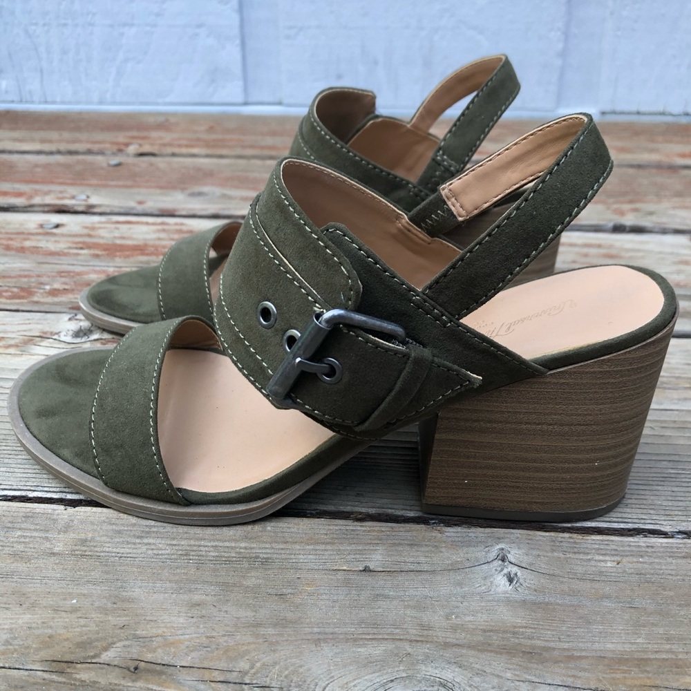 Universal Thread Olive Block Heel Sandals